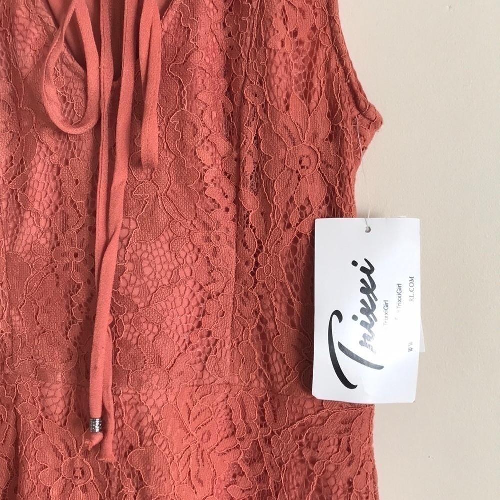 NWT Trixxi Salmon Lace Dress - Picture 3 of 4